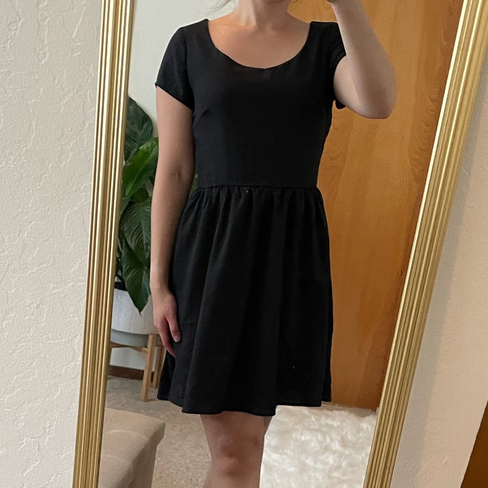 Eyeshadow Black Dress